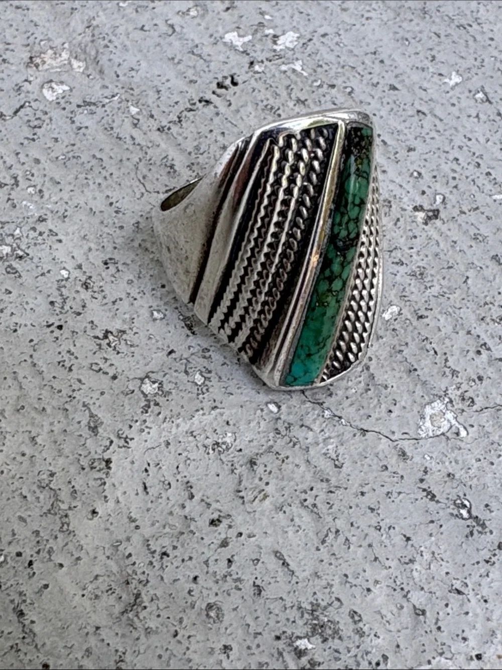 Vintage Navajo turquoise and silver ring